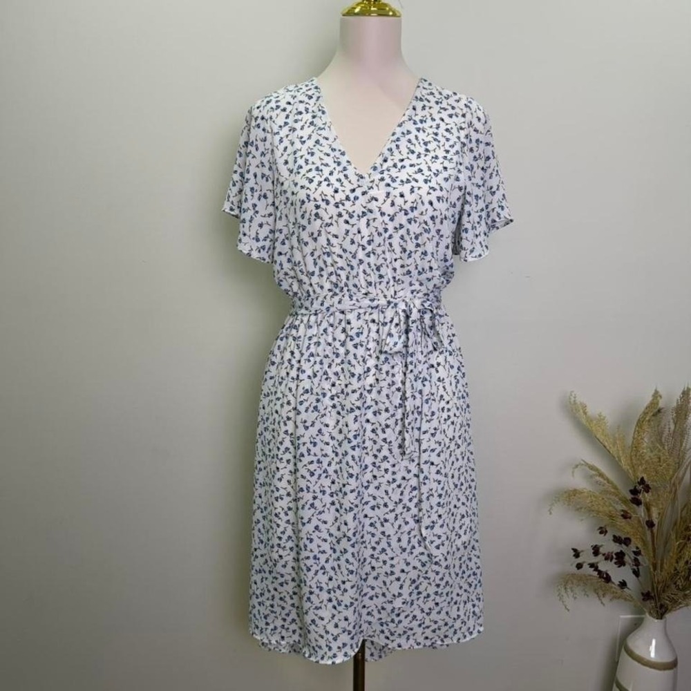 Sienna Sky Size Medium Blue Floral Short Sleeve Faux Wrap Midi Dress Cottagecore